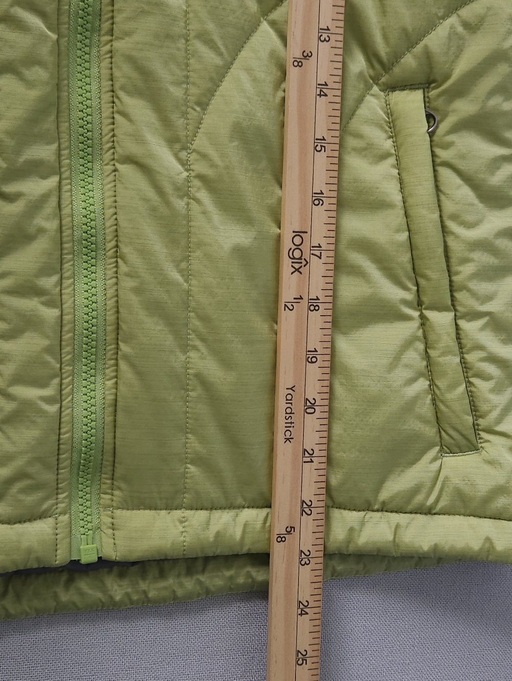 The North Face Women's Quilted Puffer Vest Medium Chartreuse Green Outdoor Gorp - Picture 8 of 9